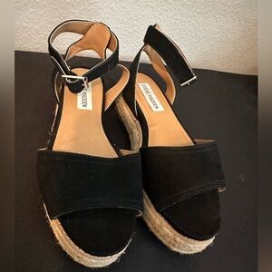 Steve Madden black and tan espadrilles size 6. Lightly used
